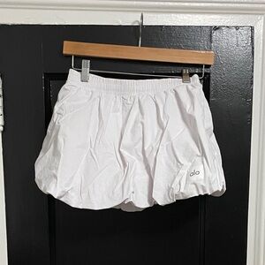 ALO Yoga Women's white bubble tennis skirt